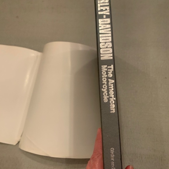 Harley Davidson Coffee Table book - Picture 6 of 9